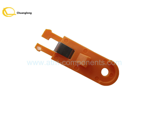 0090023328 009-0023328 Peças de máquinas de caixas eletrônicos NCR Self-Serve Slide Snap Latch Orange