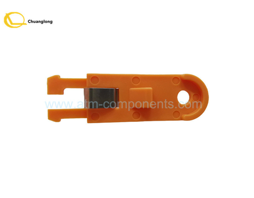 0090023328 009-0023328 Peças de máquinas de caixas eletrônicos NCR Self-Serve Slide Snap Latch Orange