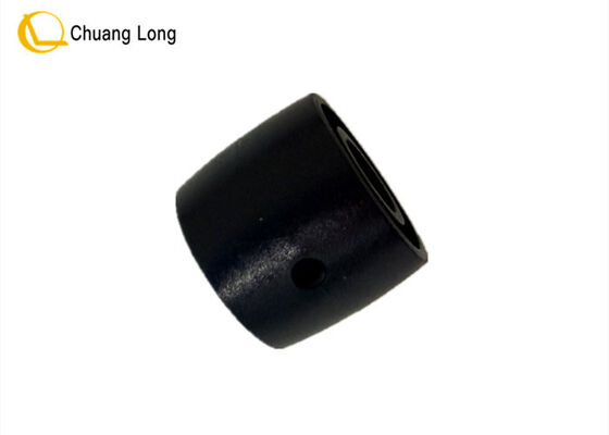 A máquina do ATM parte o distribuidor de Hitachi HCM CONTRA o rolo interno do eixo de UR