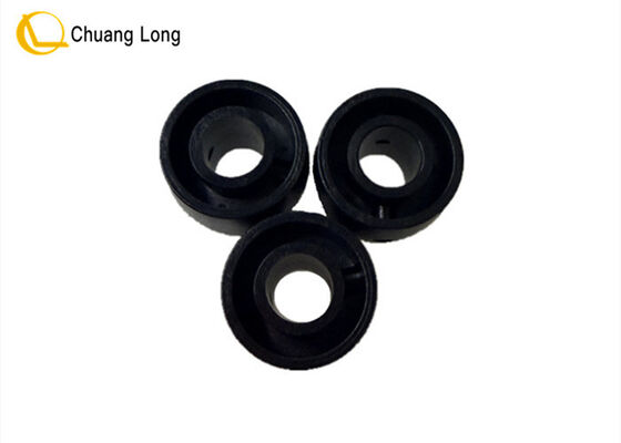 A máquina do ATM parte o distribuidor de Hitachi HCM CONTRA o rolo interno do eixo de UR