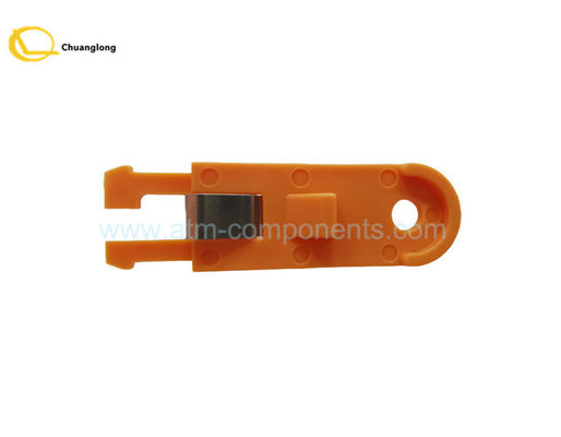 Bom preço 0090023328 009-0023328 Peças de máquinas de caixas eletrônicos NCR Self-Serve Slide Snap Latch Orange on-line